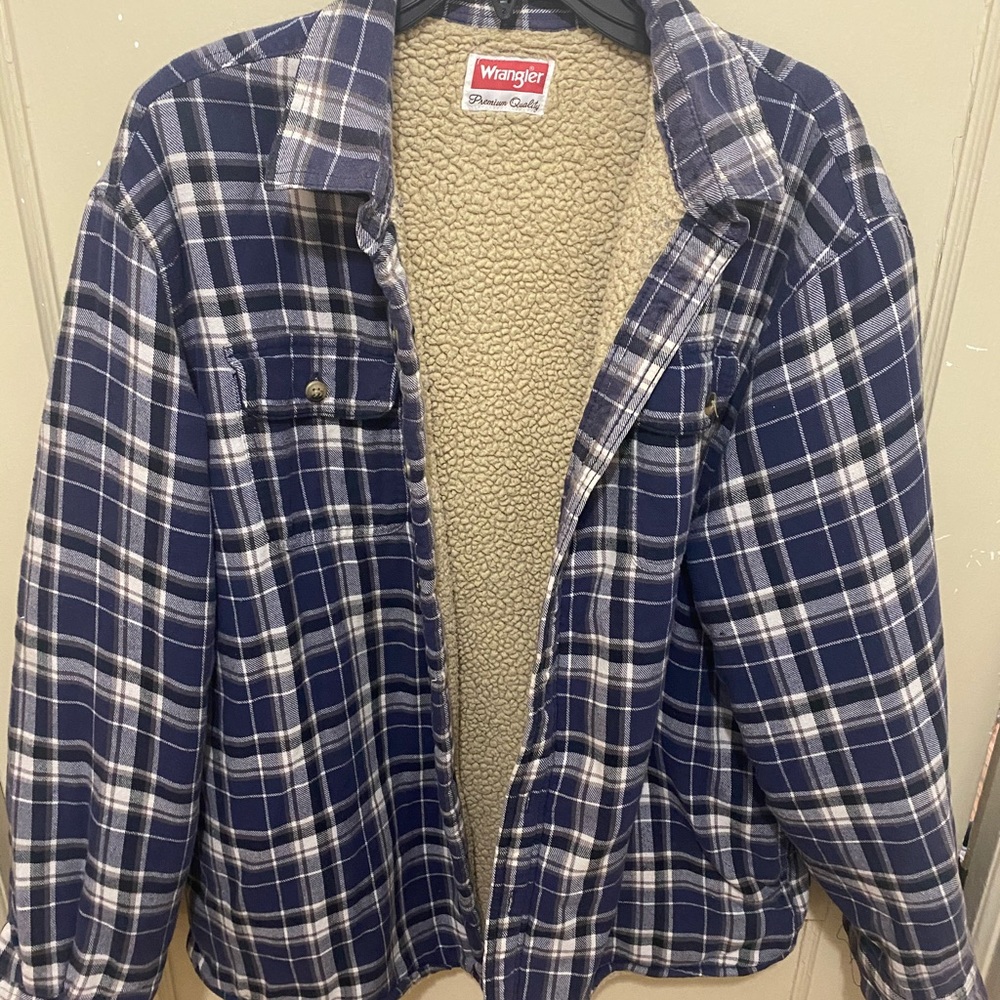 Wrangler Fuzzy Lined Flannel Size Large